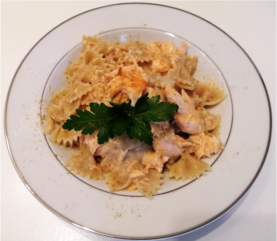 Farfalle integrali al salmone con besciamella di riso e avena